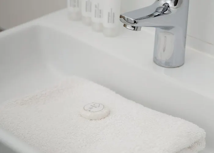 Stylish One Bedroom Perfectly Located By Renters * ヴロツワフ